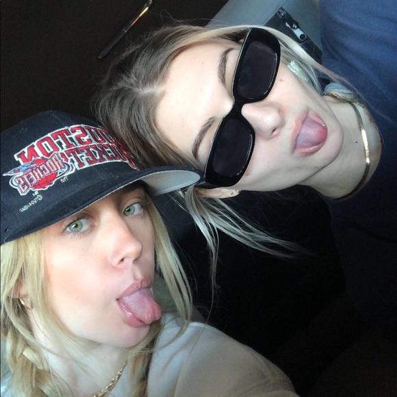 Meet your Posher, Lilly - Picture 1 of 1